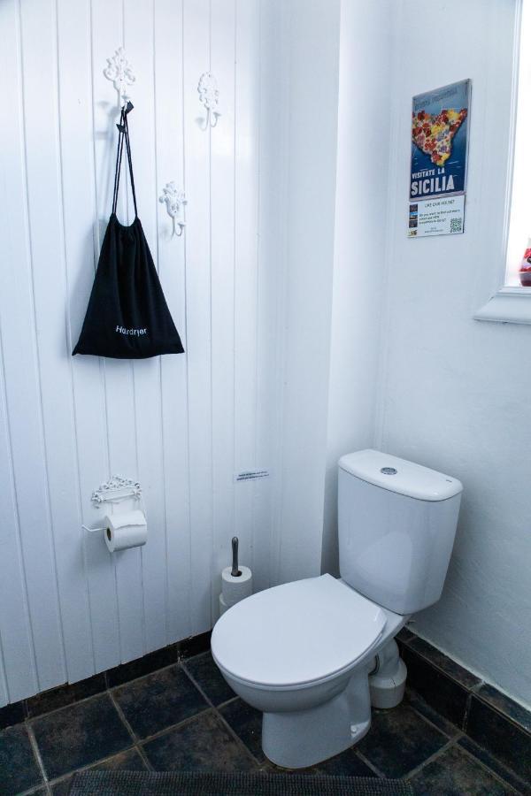 Blue House Bed & Breakfast 2*